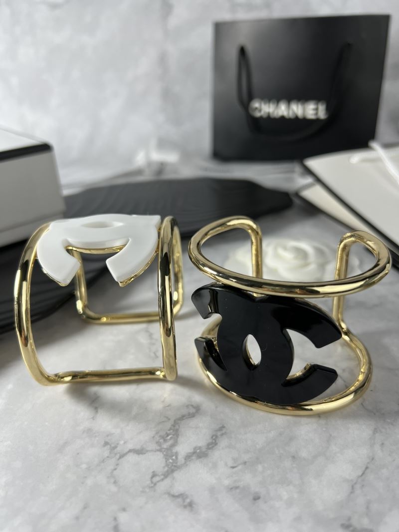 Ch**el bracelets